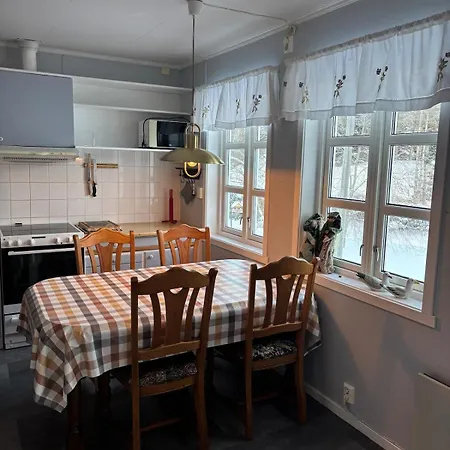 Fjaerestua Apartment *